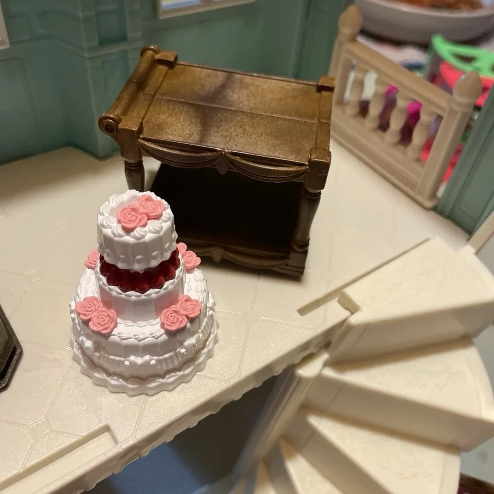 Sylvanian Families Calico Critter Town Series Delicious Restaurant Play-set Read